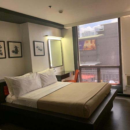 Ritz Astor Hotel Makati City Extérieur photo