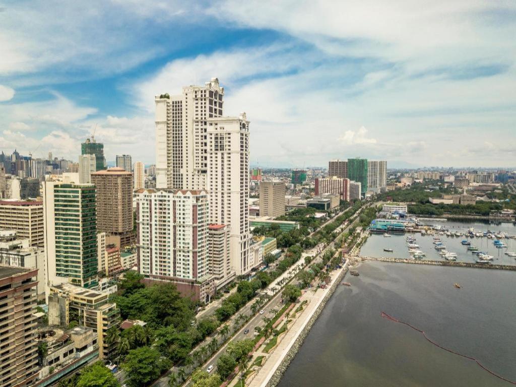 Ritz Astor Hotel Makati City Extérieur photo