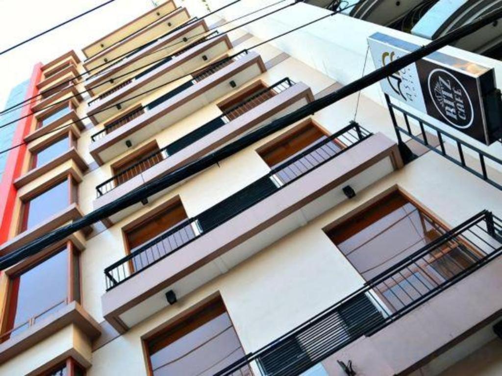 Ritz Astor Hotel Makati City Extérieur photo