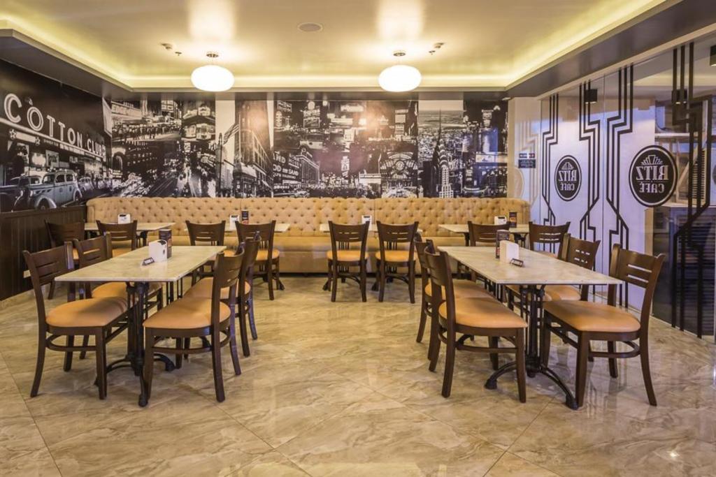 Ritz Astor Hotel Makati City Extérieur photo