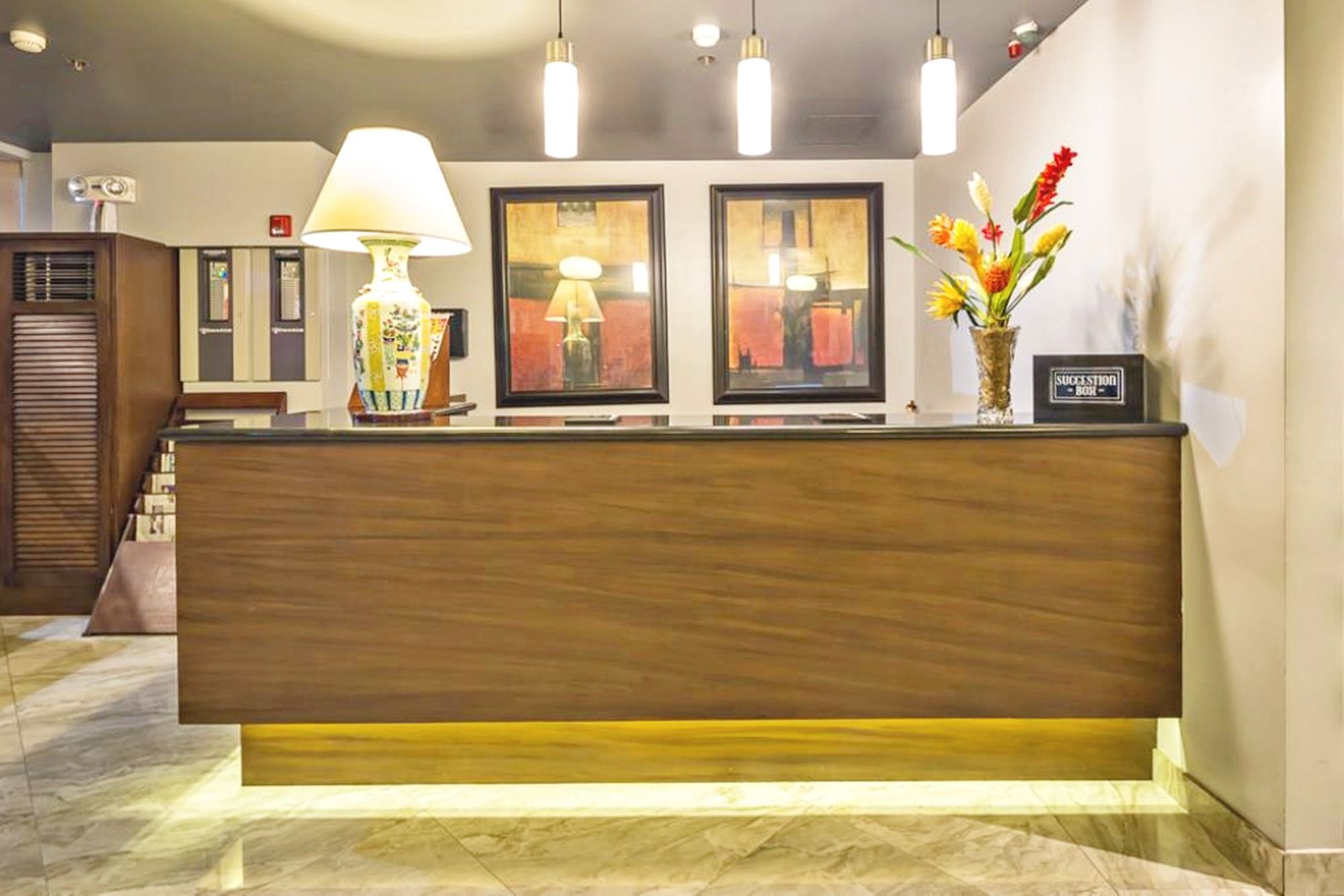Ritz Astor Hotel Makati City Extérieur photo