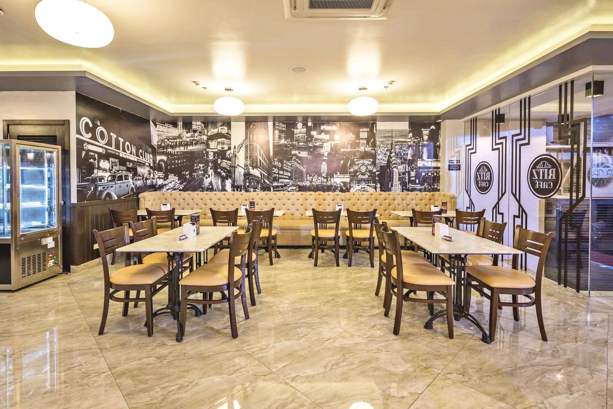 Ritz Astor Hotel Makati City Extérieur photo