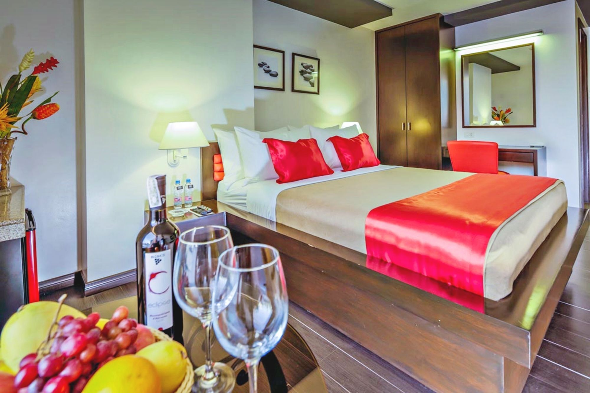 Ritz Astor Hotel Makati City Extérieur photo